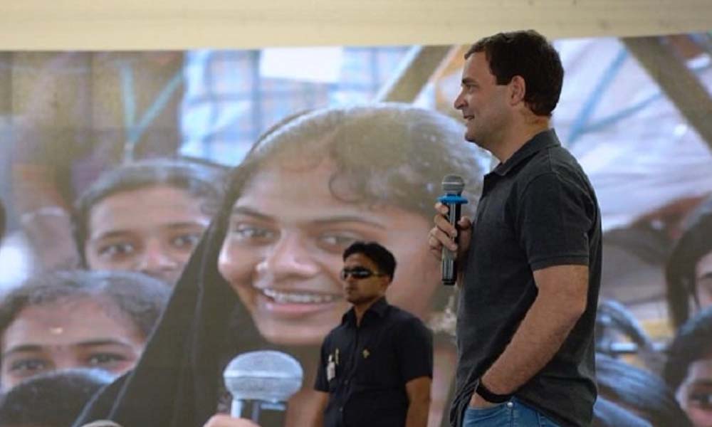 congress-presidents-unique-style-told-the-college-student-sir-no-say-rahul-then-this-was-the-girls-reaction