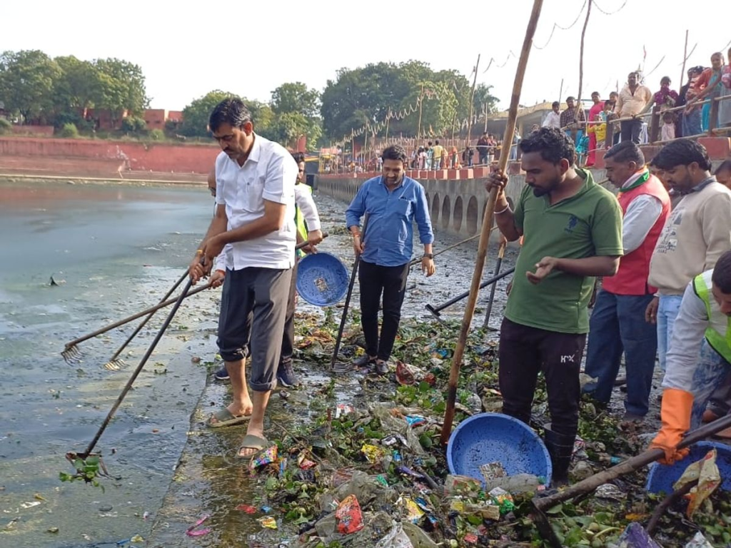 कांग्रेस विधायक विपिन जैन ने मंदसौर की शिवना नदी की सफाई का बीड़ा उठाया